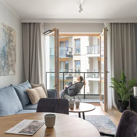 Porto Mare Seaside Apartment With Parking And Gym By Lion Apartments Appartement